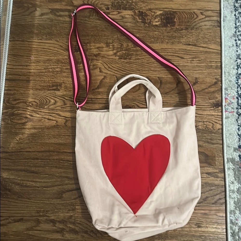 Stella and Dot Tote-Heart